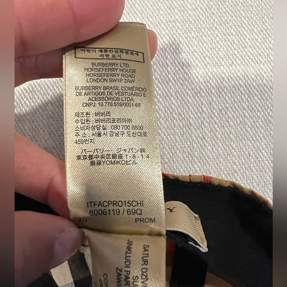 Burberry baseball hat 🧢 - Picture 4 of 9